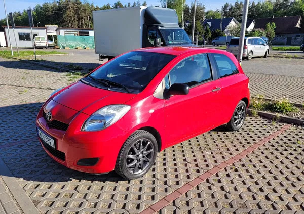 samochody osobowe Toyota Yaris cena 14800 przebieg: 130802, rok produkcji 2009 z Nowa Ruda